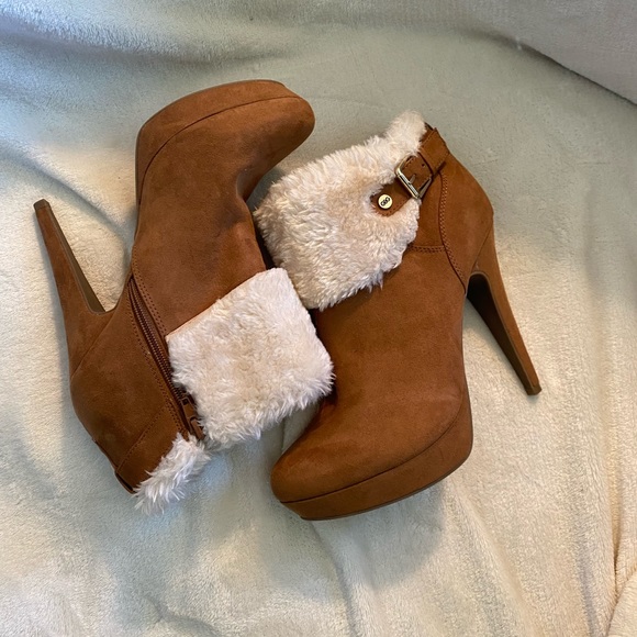 GUESS furry bootie - Picture 4 of 5